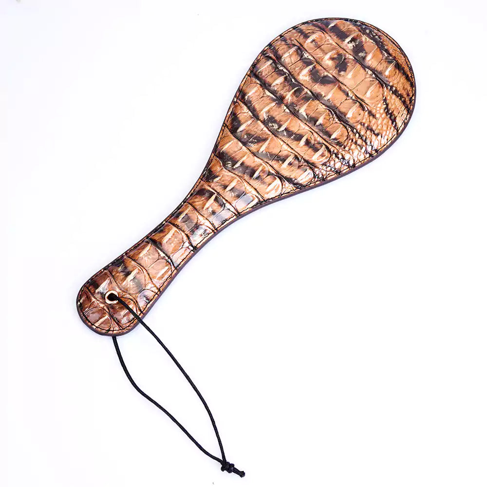 Pala Redonda de Cuero Marrón con Textura de Piel de Serpiente — Textura de Piel de Serpiente, Cara Ancha y Redonda