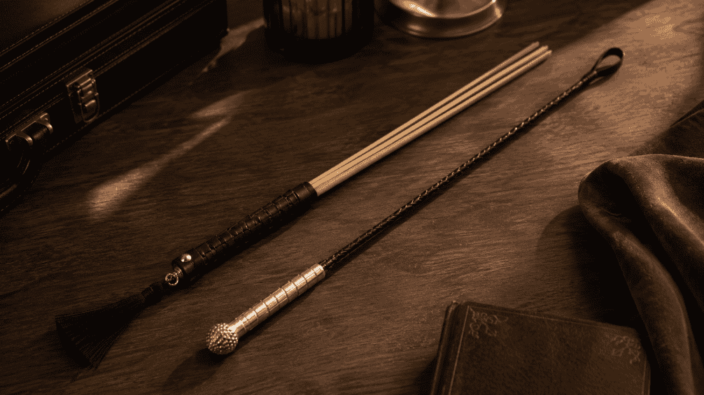 Riding crop handle grip comparison
