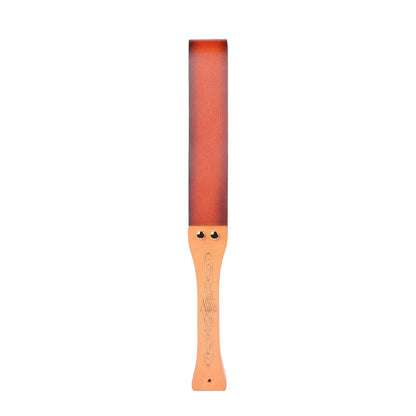Vintage Gürtelpaddel – Geschnitztes Holz, klassisches Leder