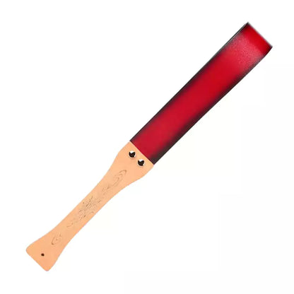 Vintage Gürtelpaddel – Geschnitztes Holz, klassisches Leder