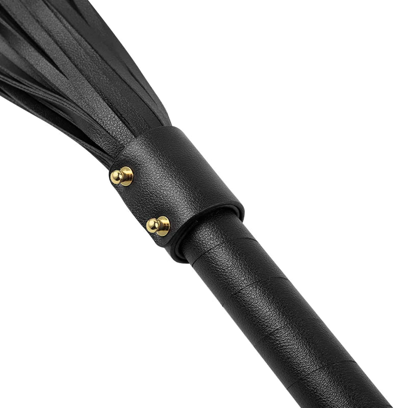 STUDDED-LEATHER-FLOGGER-4