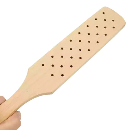 Pala de nalgadas perforada de madera de haya - Madera de haya europea, sin tratar