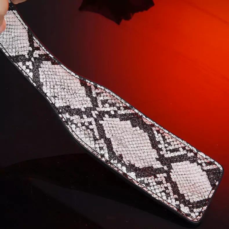 Black and white dual-color snake pattern paddle full view