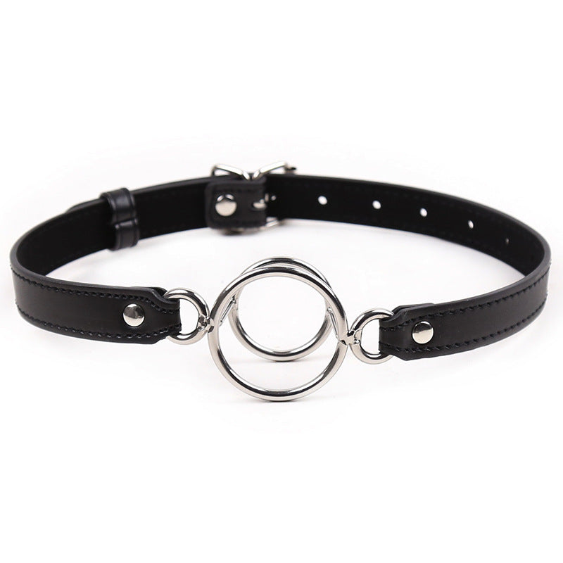 angled full view showing two ring sizes for adaptive open-mouth restraint