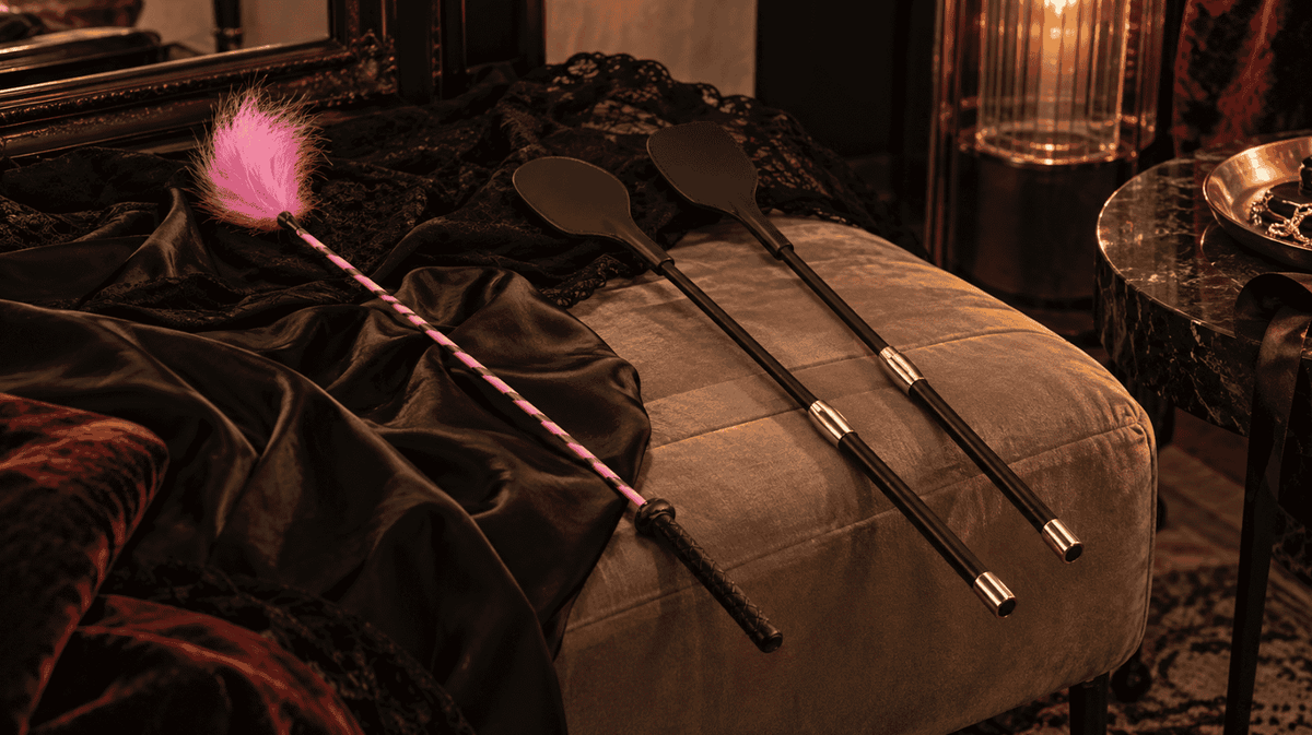 Lexan riding crops with different shaft lengths, tip designs and flexible constructions for choosing the right riding crop