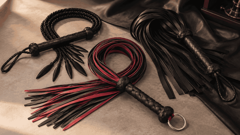 Thuddy floggers with different fall densities, thicknesses and weight distributions for choosing the right flogger