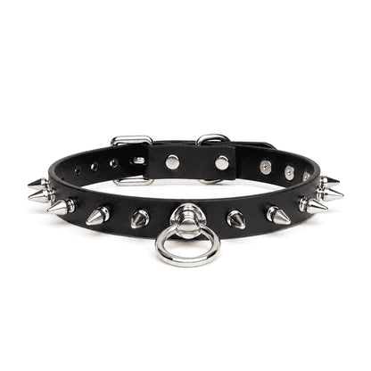 Collar BDSM de cuero punk con tachuelas