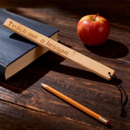 Regla de Disciplina de Bambú con Letras — Diseño de Frase Grabada en Bambú Natural