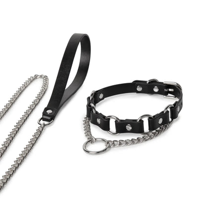 Detail of central D-ring and leash attachment