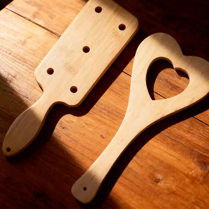 Perforiertes Bambus-Spanking-Paddel — Natürlicher Bambus, Akustikperforation