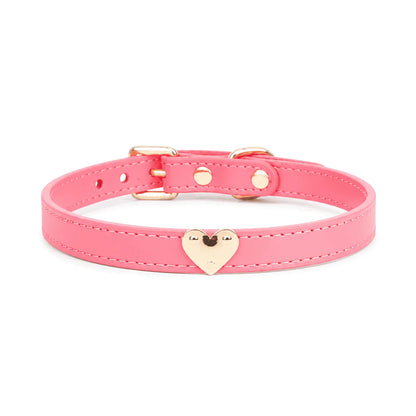 Collar BDSM de cuero con corazón rosa y correa