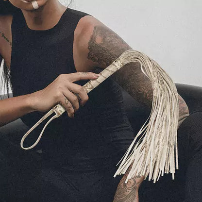 angled display showing extended handle and dramatic snakeskin texture