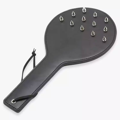 Rundes Punk-BDSM-Paddle mit Spikes – Breites, rundes Kunstleder mit Nieten
