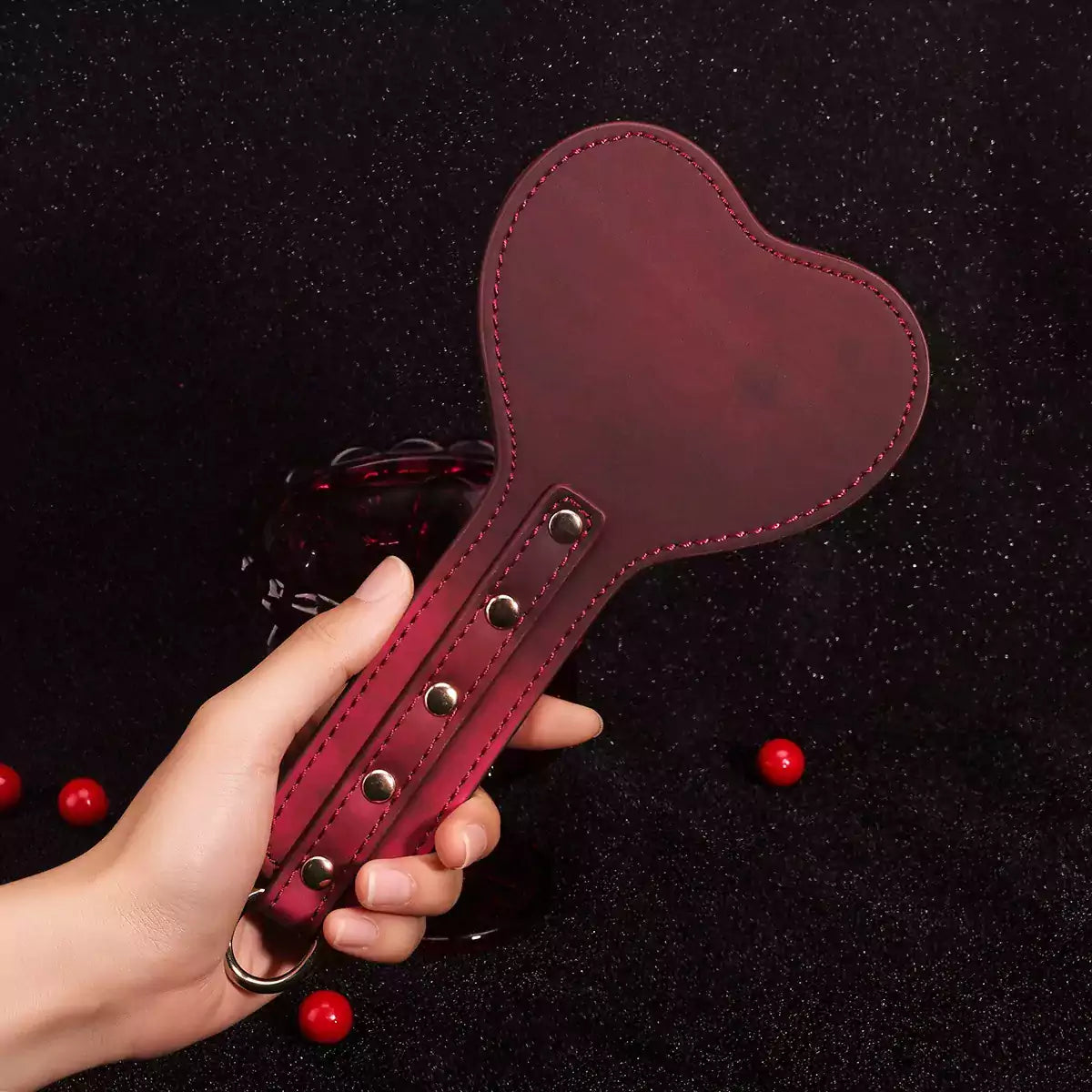 Pala de azotes termocrómica de corazón — Piel sintética que cambia de color