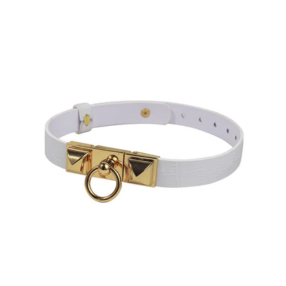 Side view of the white crocodile-pattern collar with gold-tone hardware