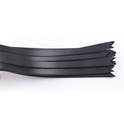 Detail of wide leather flogger falls